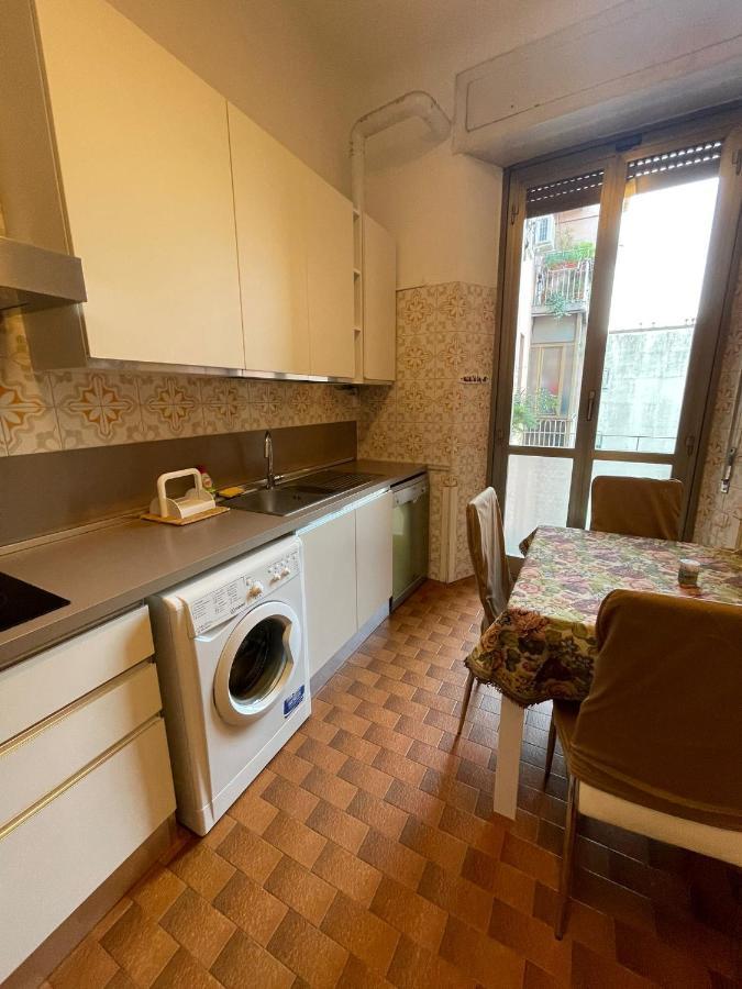 Hostel Corner 32 Milan Bagian luar foto
