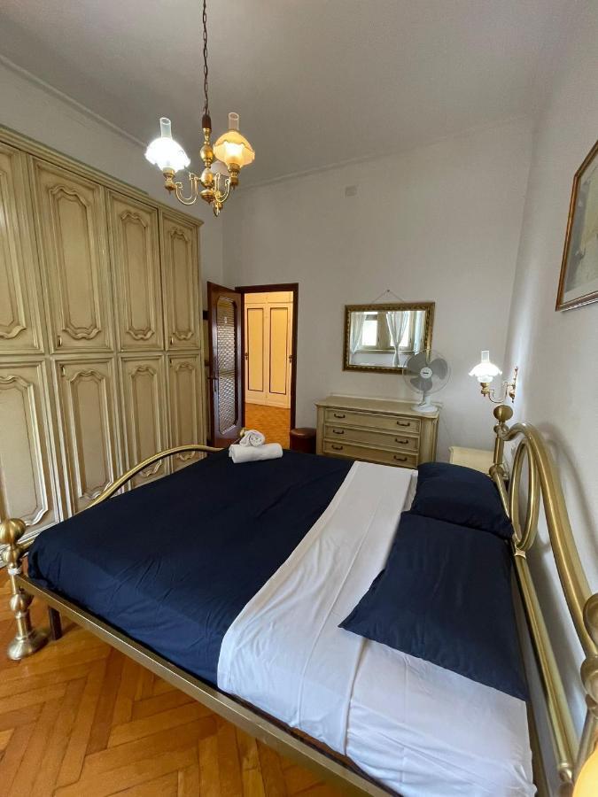 Hostel Corner 32 Milan Bagian luar foto