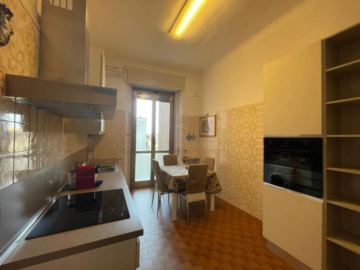 Hostel Corner 32 Milan Bagian luar foto