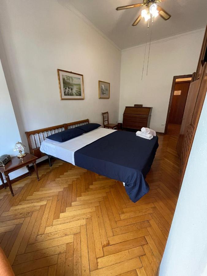 Hostel Corner 32 Milan Bagian luar foto